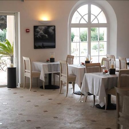 Hotel Villa Les Rosiers Grimaud Buitenkant foto