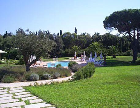 Hotel Villa Les Rosiers Grimaud Buitenkant foto